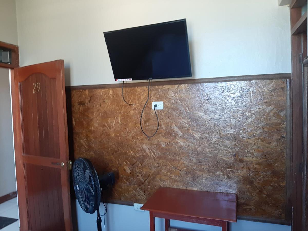 Hotel Hospedaje El Emperador Pucallpa Esterno foto