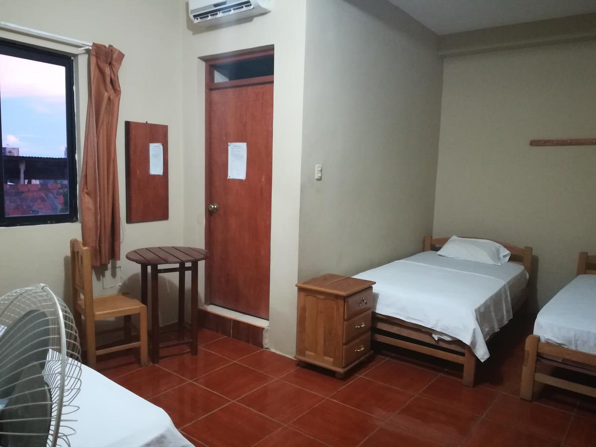 Hotel Hospedaje El Emperador Pucallpa Esterno foto
