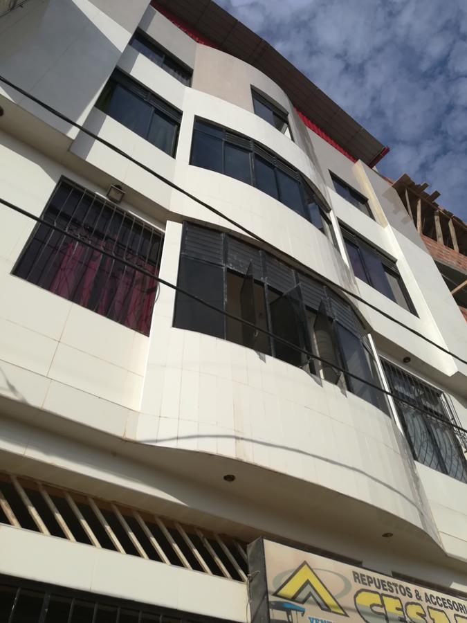 Hotel Hospedaje El Emperador Pucallpa Esterno foto