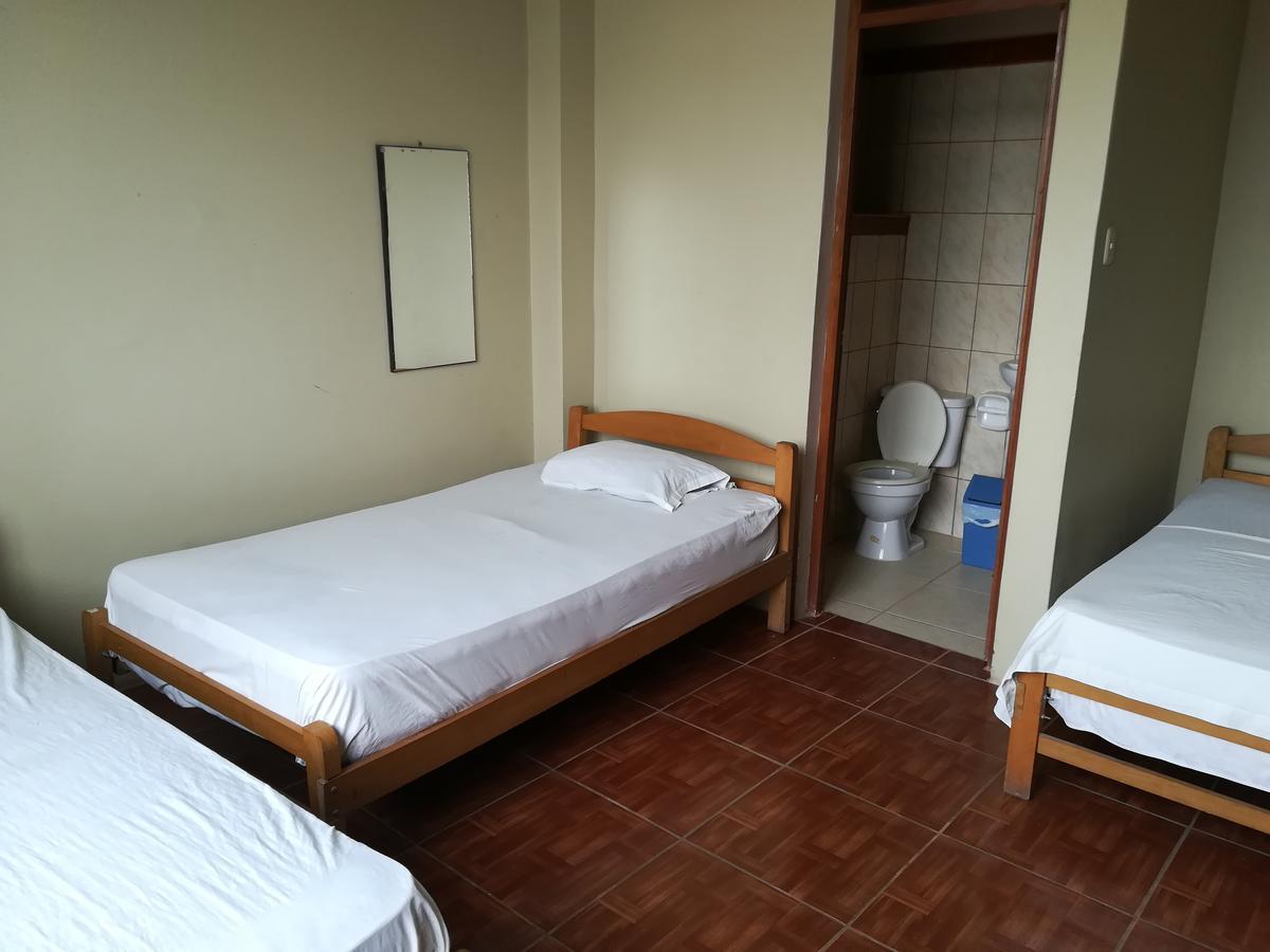 Hotel Hospedaje El Emperador Pucallpa Esterno foto