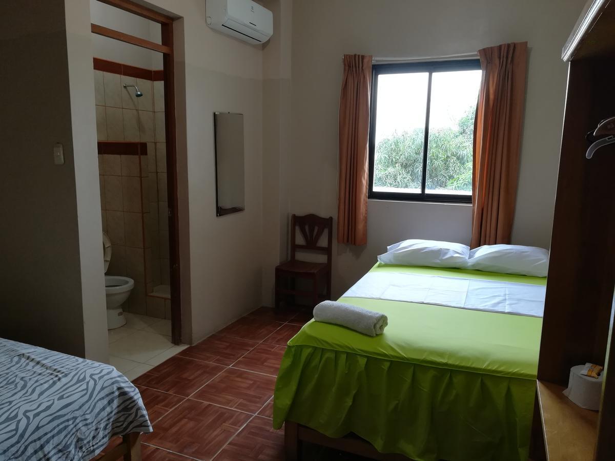 Hotel Hospedaje El Emperador Pucallpa Esterno foto