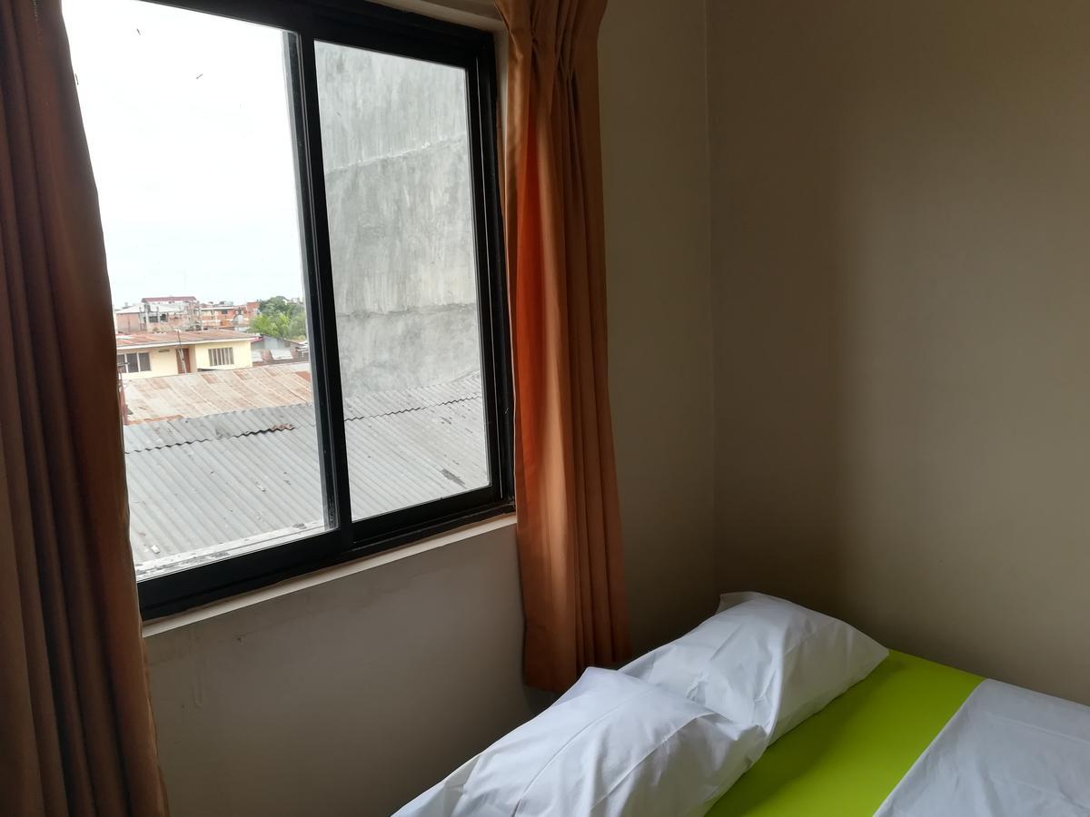 Hotel Hospedaje El Emperador Pucallpa Esterno foto