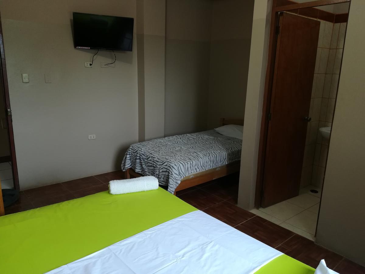 Hotel Hospedaje El Emperador Pucallpa Esterno foto